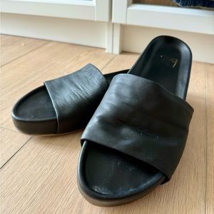 Beeks Pelican in Black Size 9 worn once.